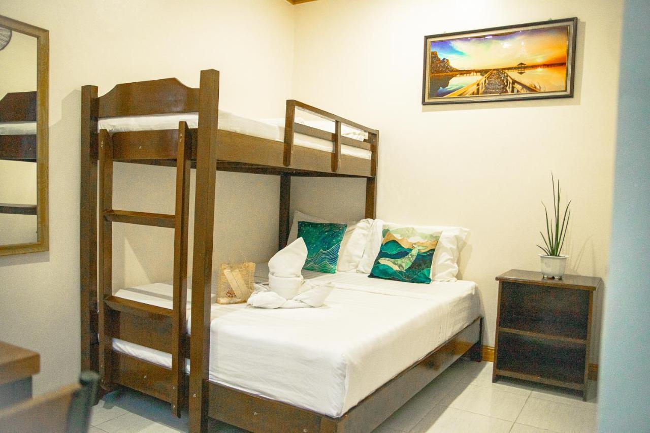 Blue Moon Inn Dauis Esterno foto