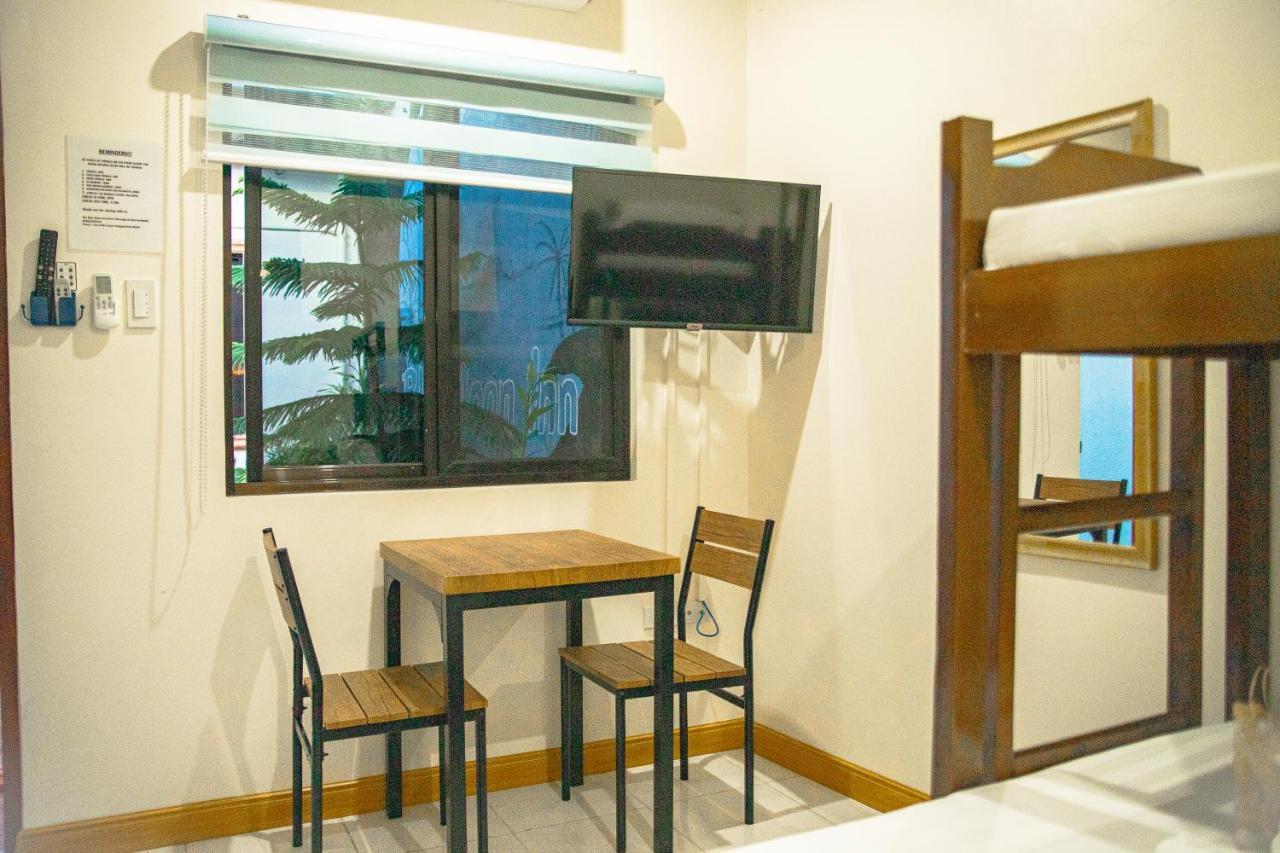 Blue Moon Inn Dauis Esterno foto